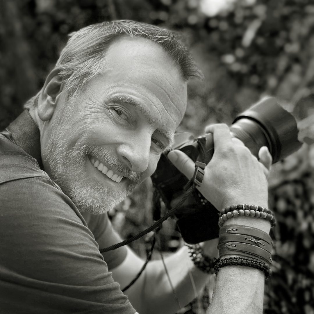 Zelfportret van documentaire fotograaf Den Haag – Wim Burgwal, gespecialiseerd in redactionele en maatschappelijke fotografie