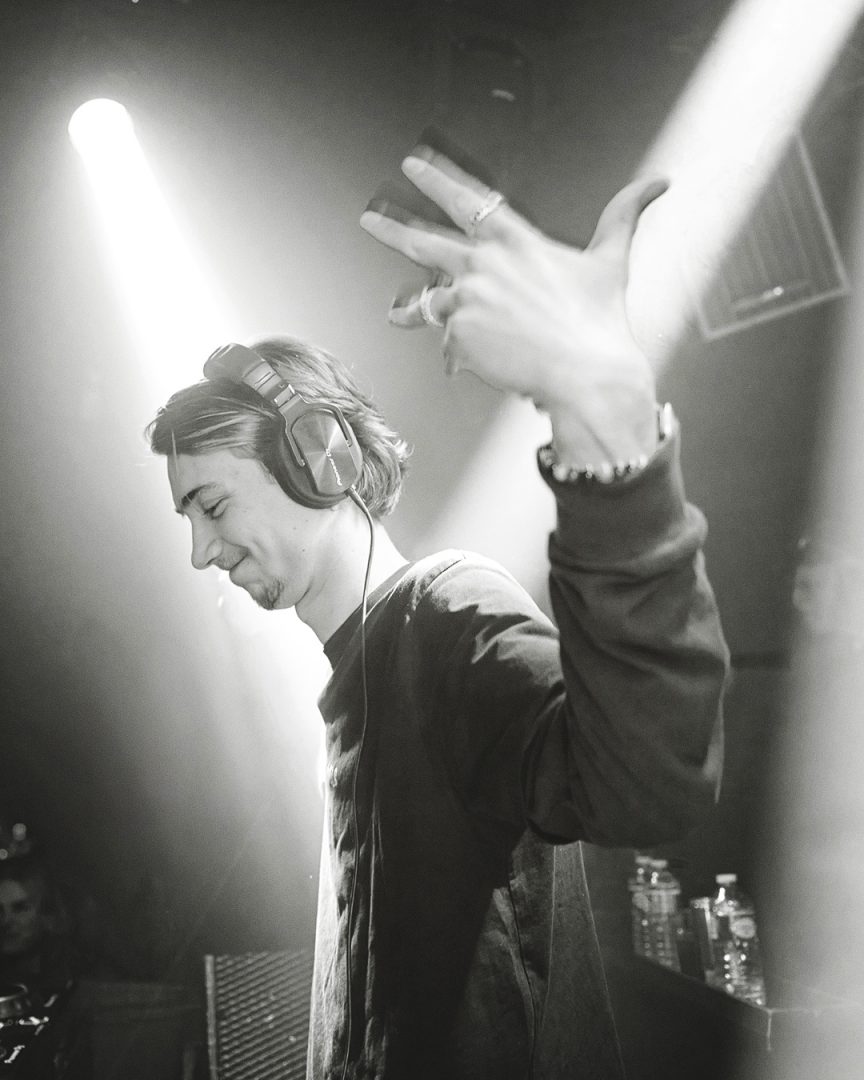 Festival documentaire fotografie: DJ in nevel en licht