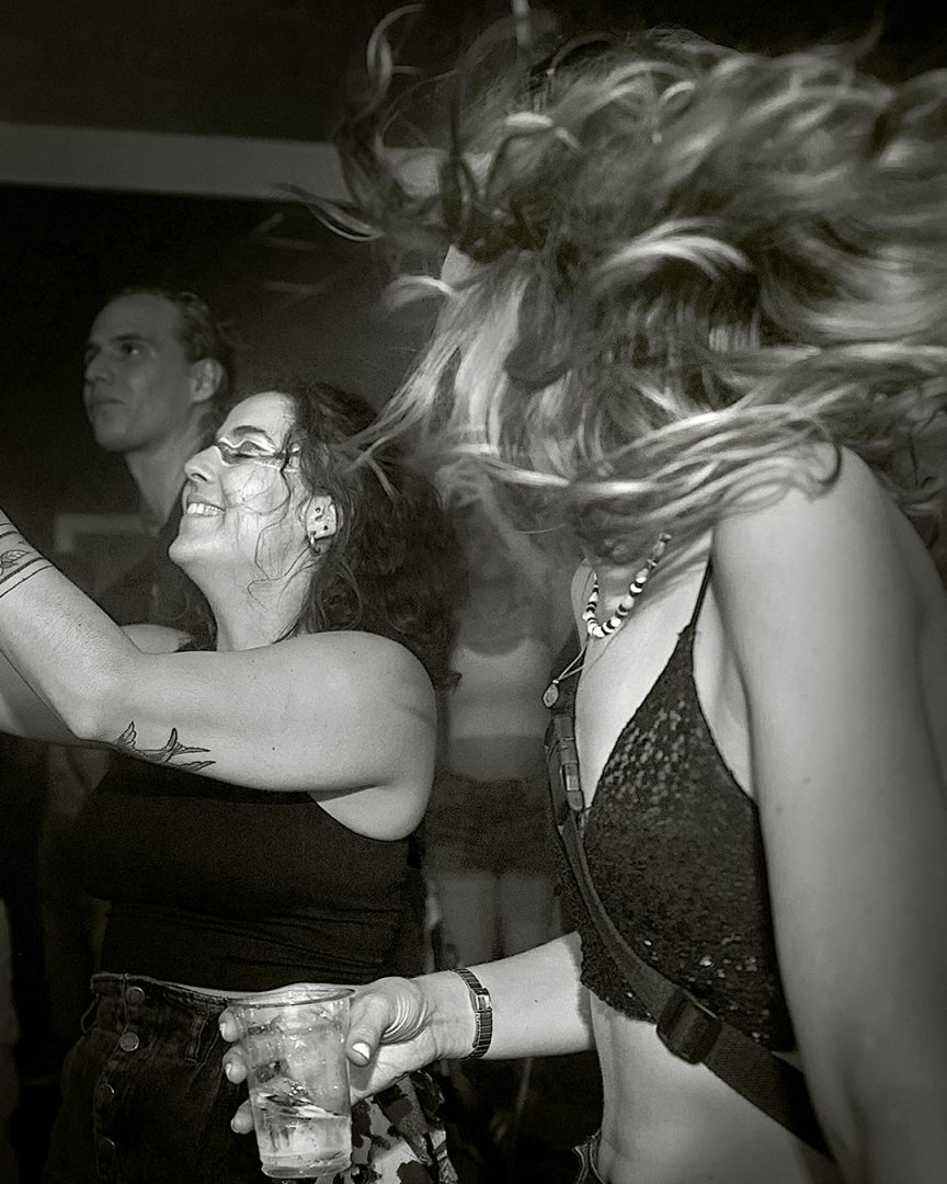 Festival documentaire fotografie: dansmoment met bewegend haar